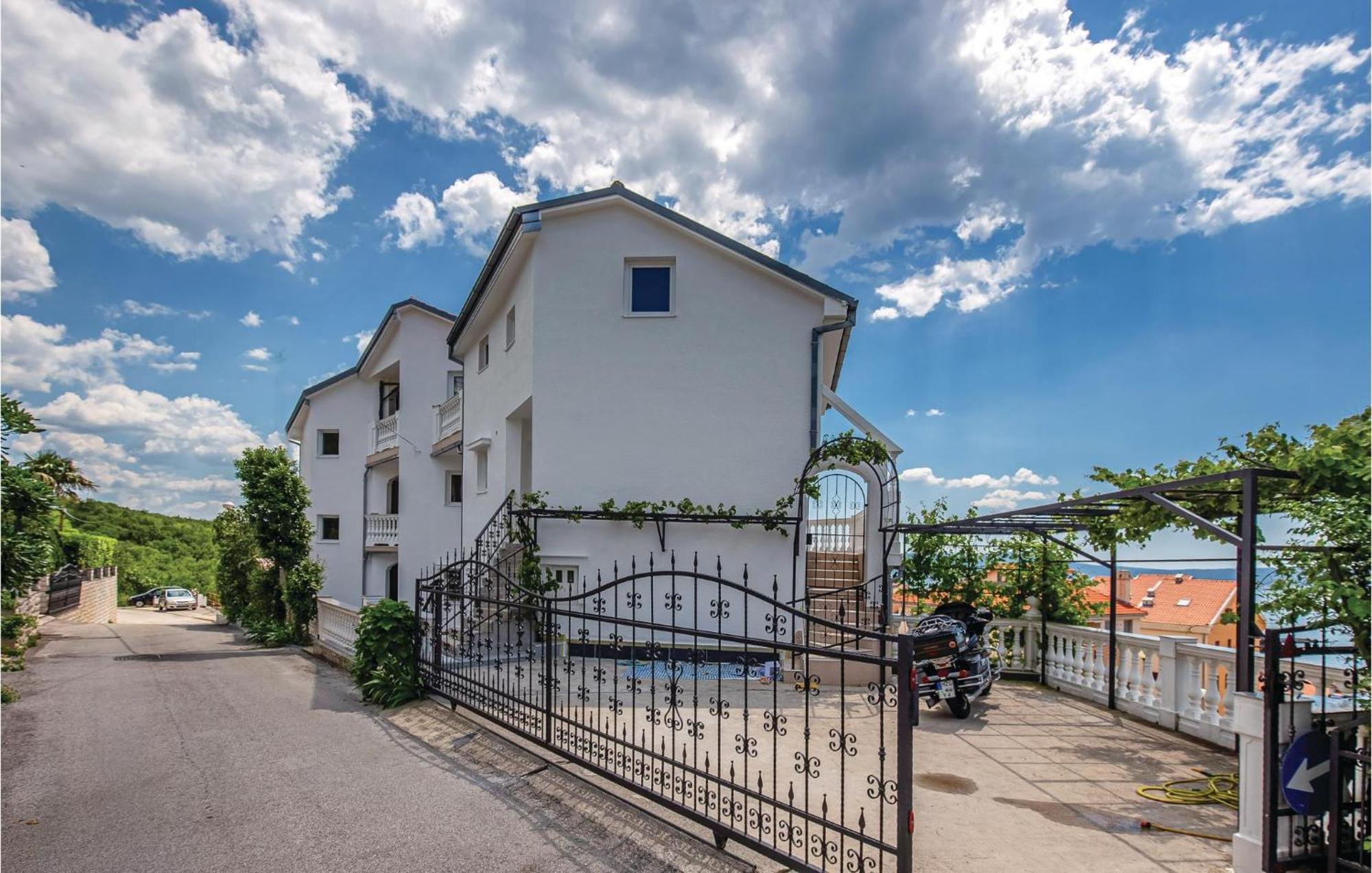 Stunning Apartment In Crikvenica With Wifi Экстерьер фото